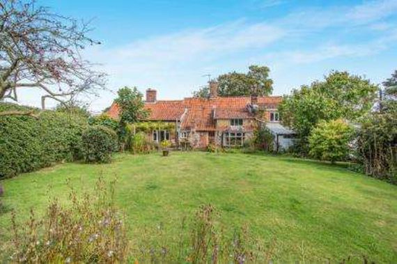 6&nbsp;Bedroom&nbsp;Detached